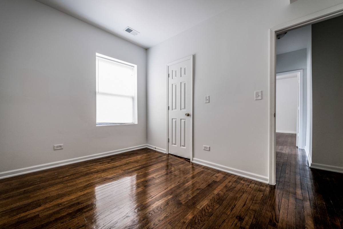 Apartment for rent at 2347-59 E 73rd, Chicago, IL 60649
