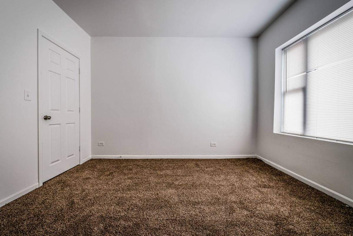 Apartment for rent at 2347-59 E 73rd, Chicago, IL 60649