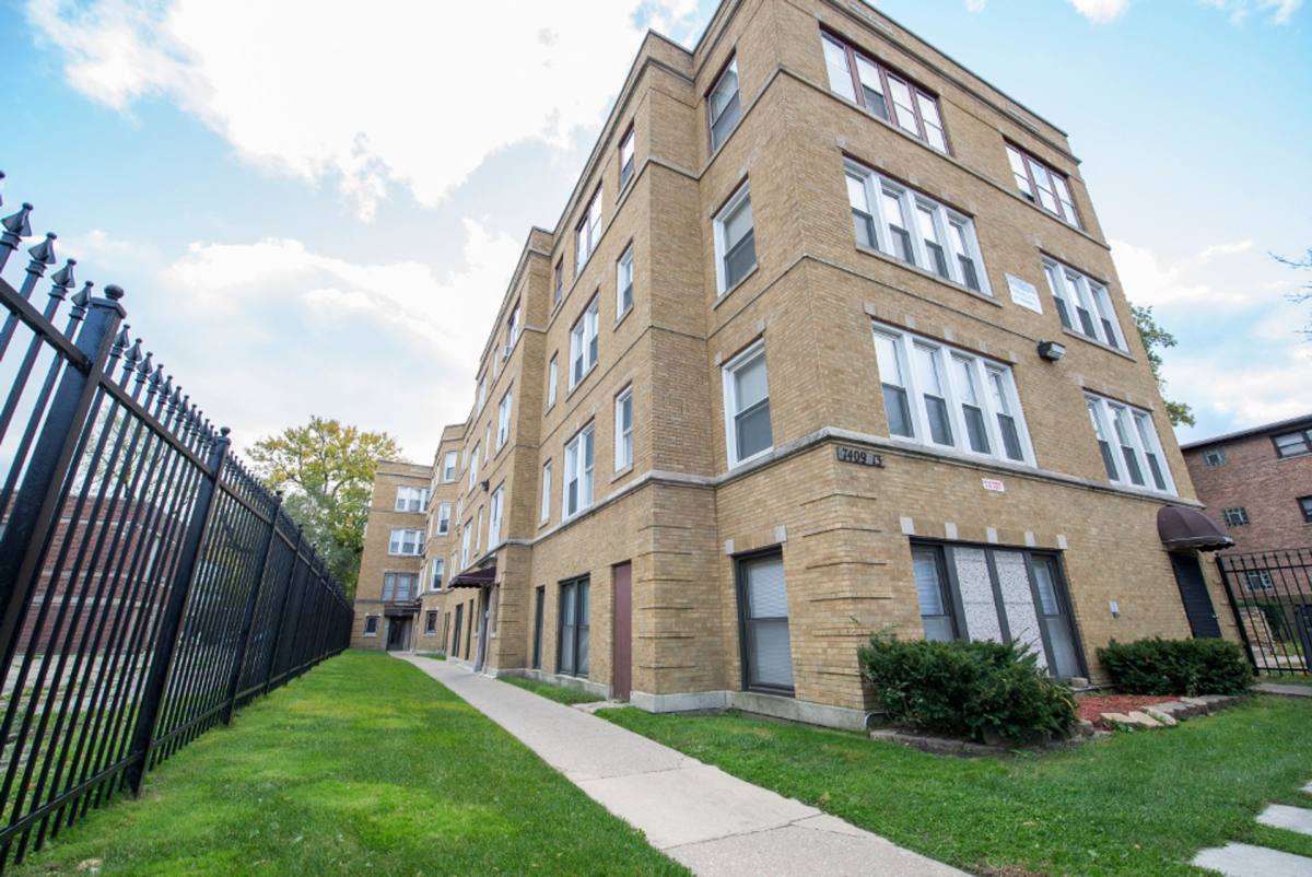 Apartment for rent at 7409 S Yates Blvd, Chicago, IL 60649