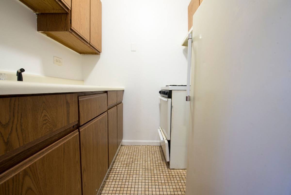 Apartment for rent at 7409 S Yates Blvd, Chicago, IL 60649