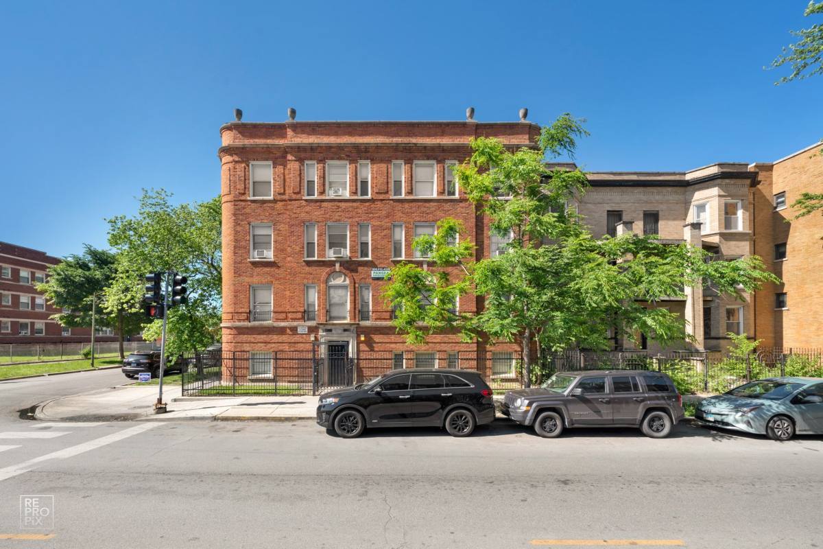 Apartment for rent at 5732-34 W Washington, Chicago, IL 60644