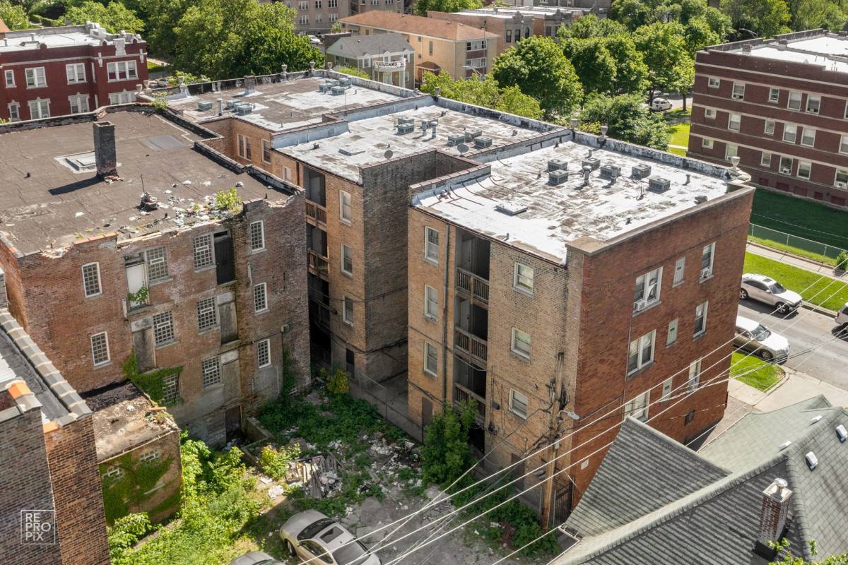 Apartment for rent at 5732-34 W Washington, Chicago, IL 60644
