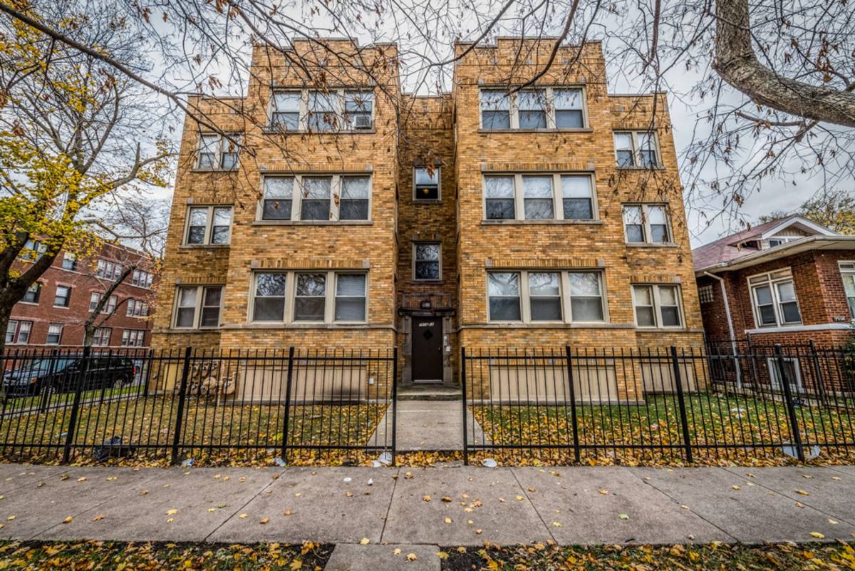 Apartment for rent at 7954 S Justine St, Chicago, IL 60620