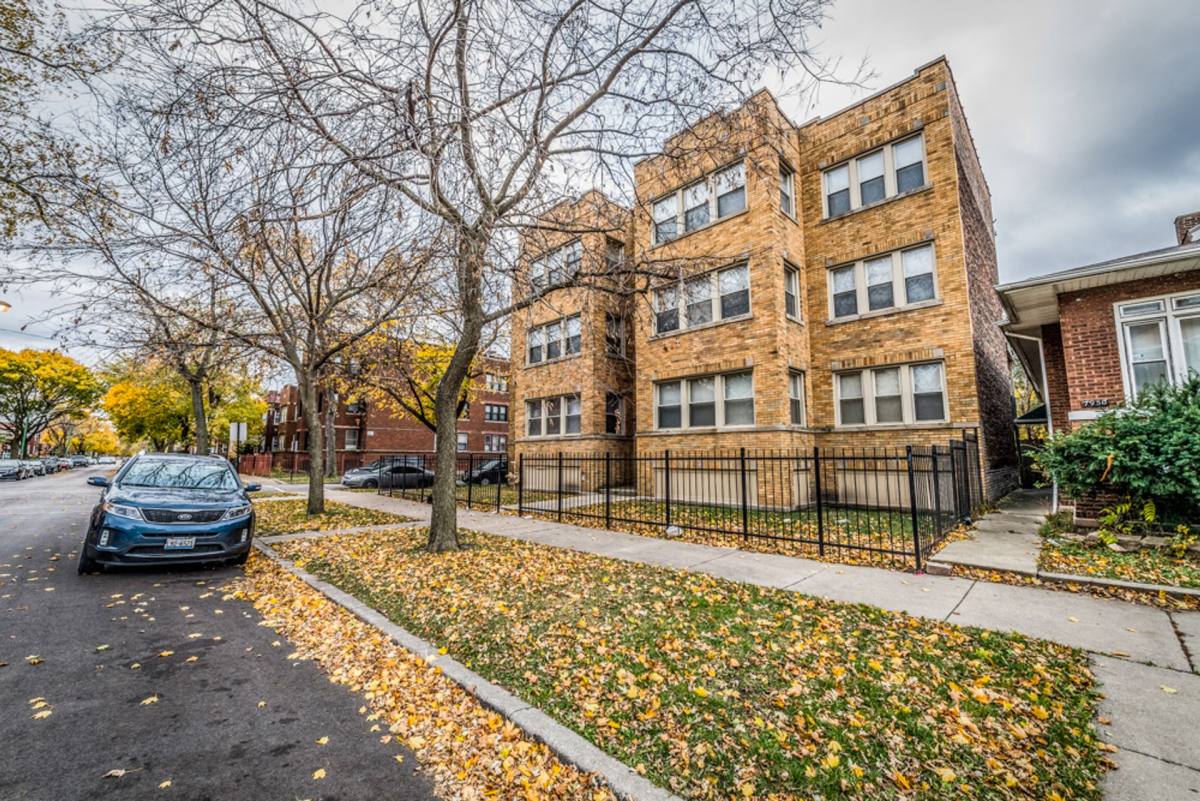Apartment for rent at 7954 S Justine St, Chicago, IL 60620