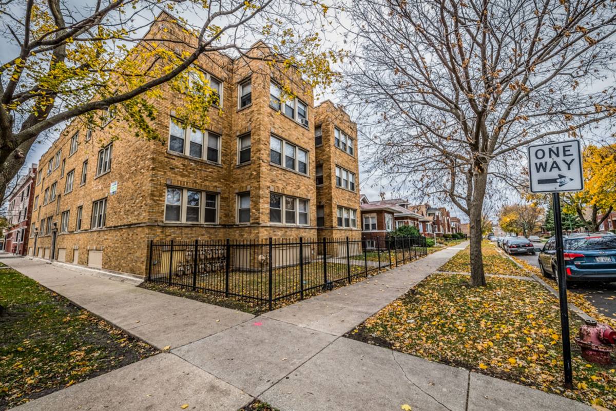 Apartment for rent at 7954 S Justine St, Chicago, IL 60620