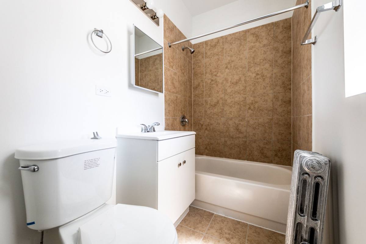 Apartment for rent at 8100-8114 S Essex Ave, Chicago, IL 60617