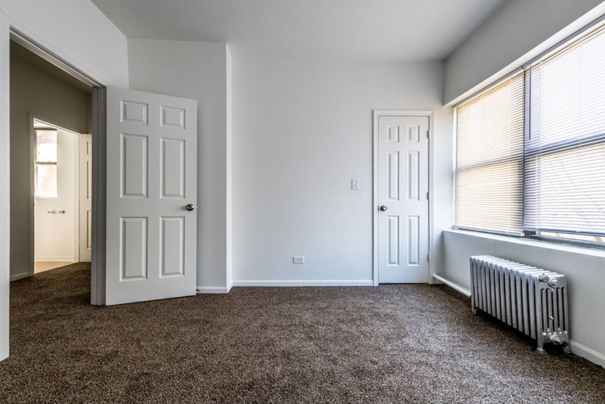 Apartment for rent at 8100-8114 S Essex Ave, Chicago, IL 60617