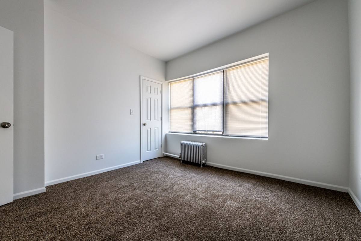 Apartment for rent at 8100-8114 S Essex Ave, Chicago, IL 60617