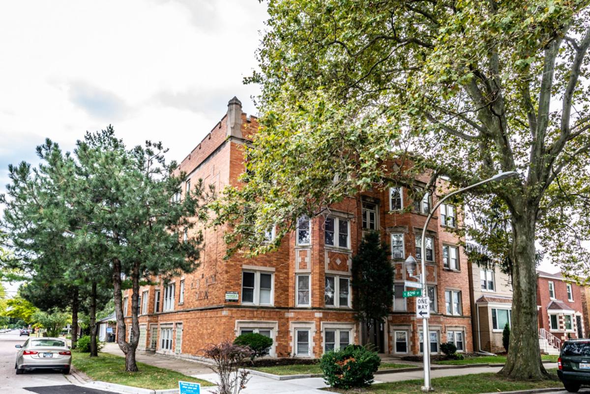 Apartment for rent at 8201-8205 S Kingston Ave, Chicago, IL 60617