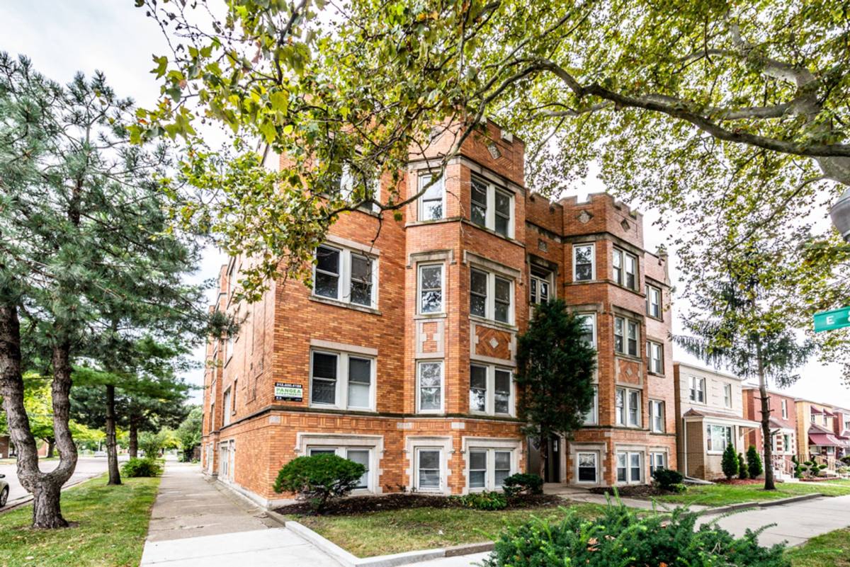 Apartment for rent at 8201-8205 S Kingston Ave, Chicago, IL 60617