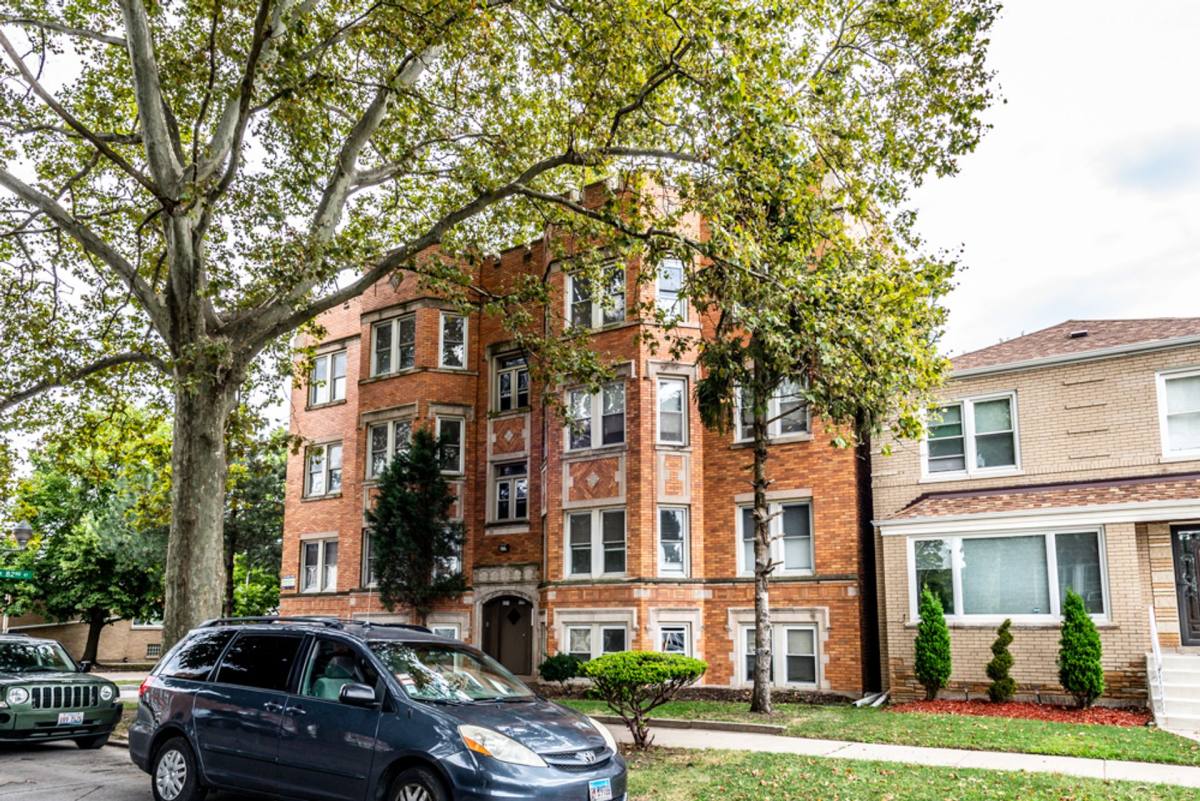 Apartment for rent at 8201-8205 S Kingston Ave, Chicago, IL 60617