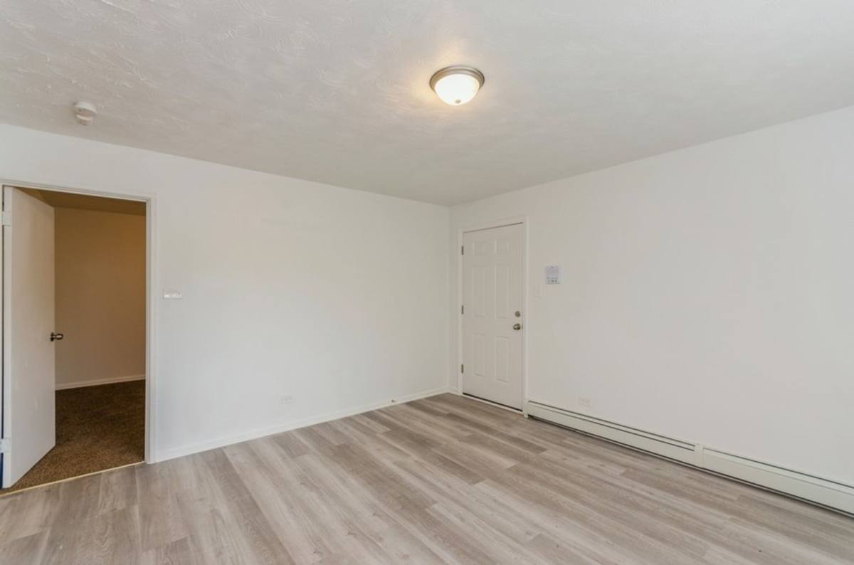 Apartment for rent at 7946-7948 S Greenwood, Chicago, IL 60619