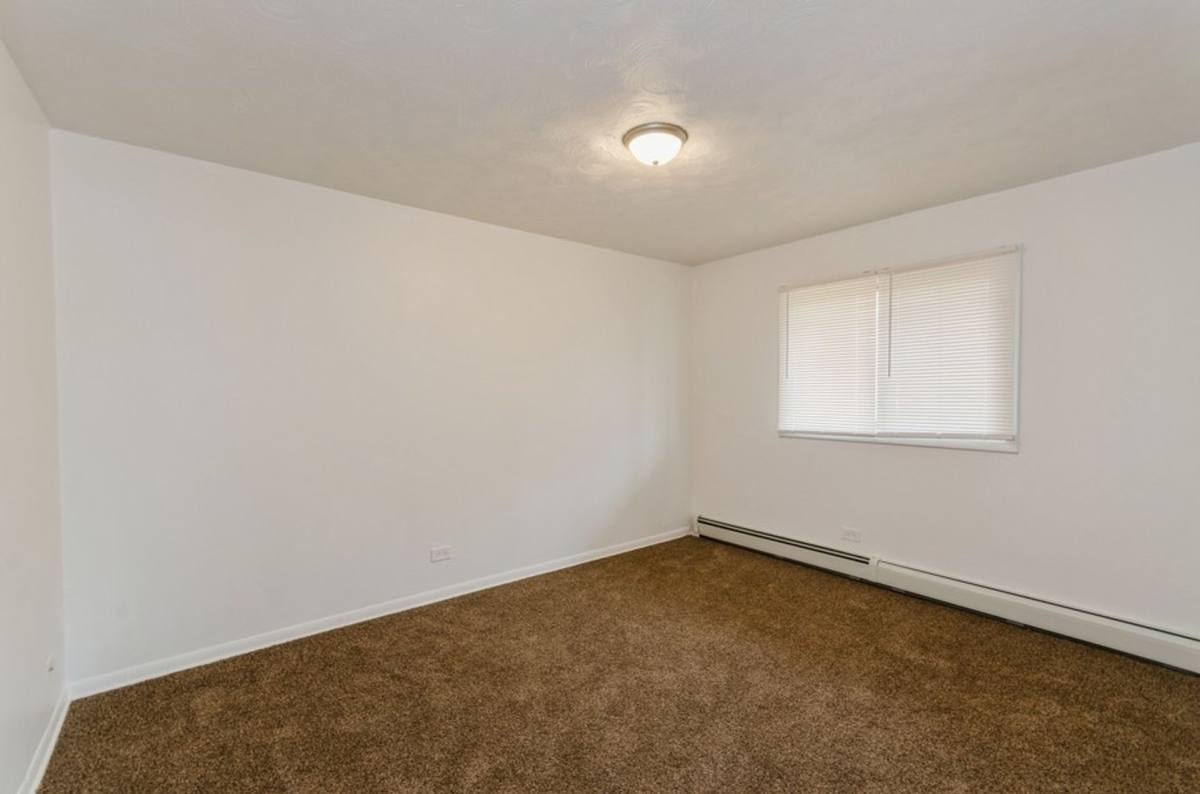 Apartment for rent at 7946-7948 S Greenwood, Chicago, IL 60619