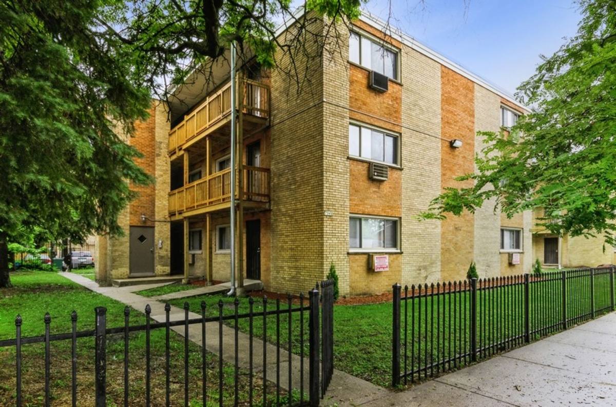 Apartment for rent at 7946-7948 S Greenwood, Chicago, IL 60619