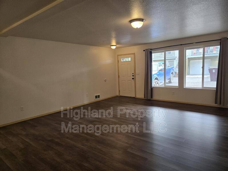 Apartment for rent at 1063 NE B St, Pullman, WA 99163