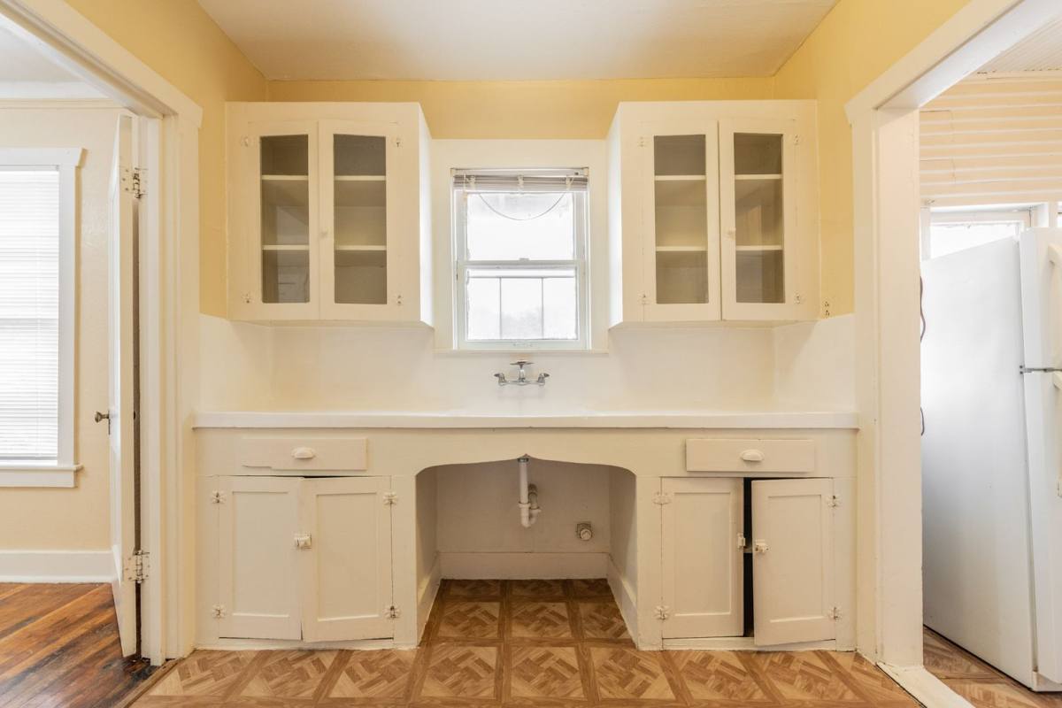 Apartment for rent at 631 E Ashby Place, San Antonio, TX 78212