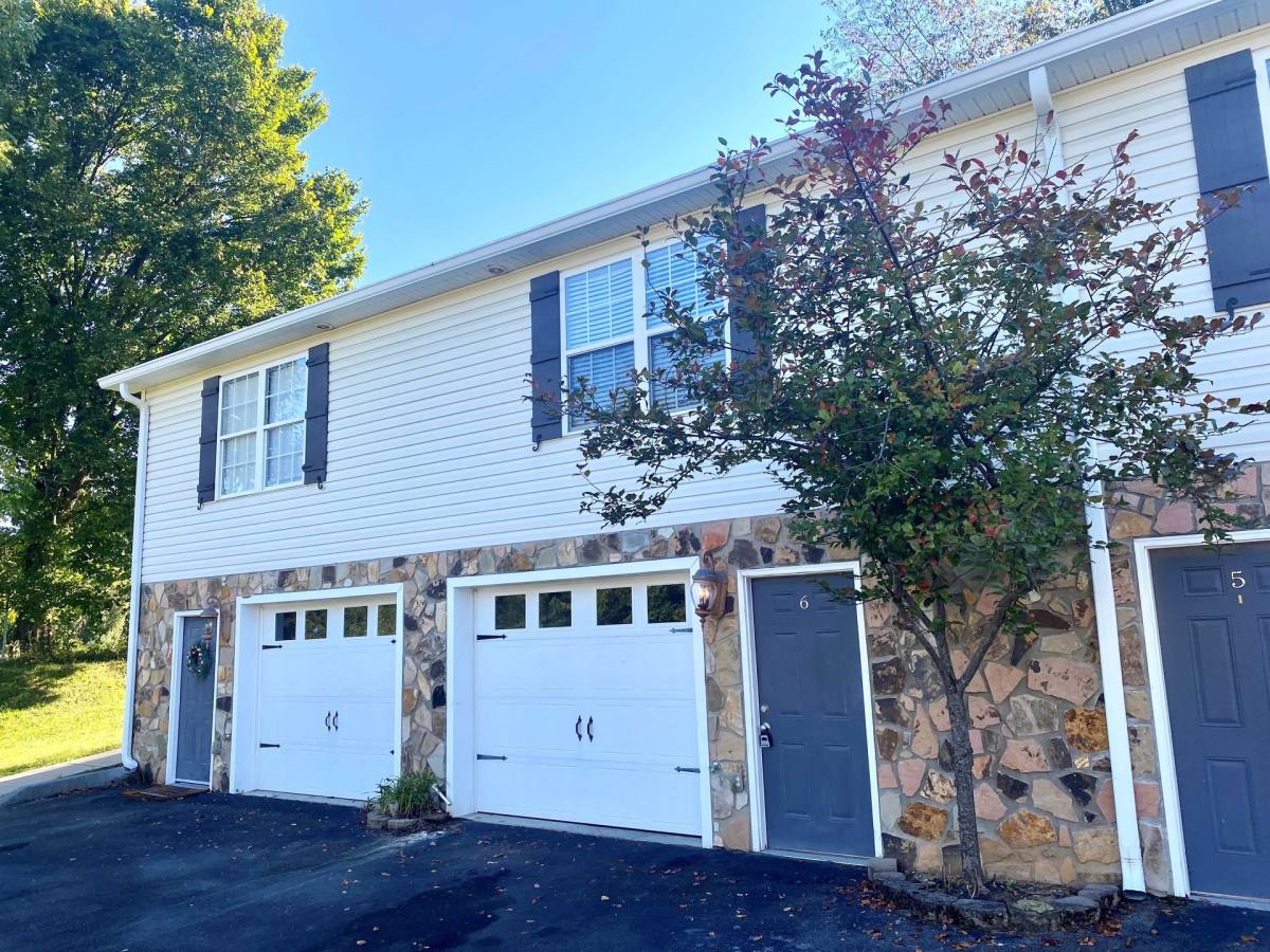 Apartment for rent at 168 E Grande Ave, Johnson City, TN 37601