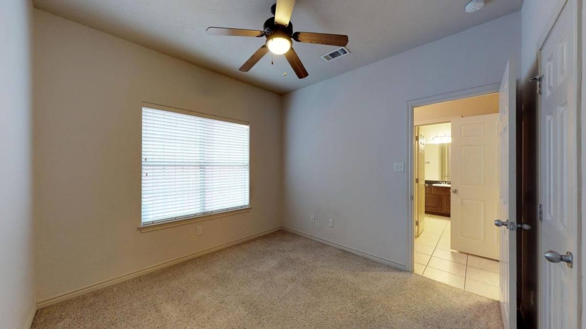 Townhouse for rent at 146 Forest Dr, College Station, TX 77840