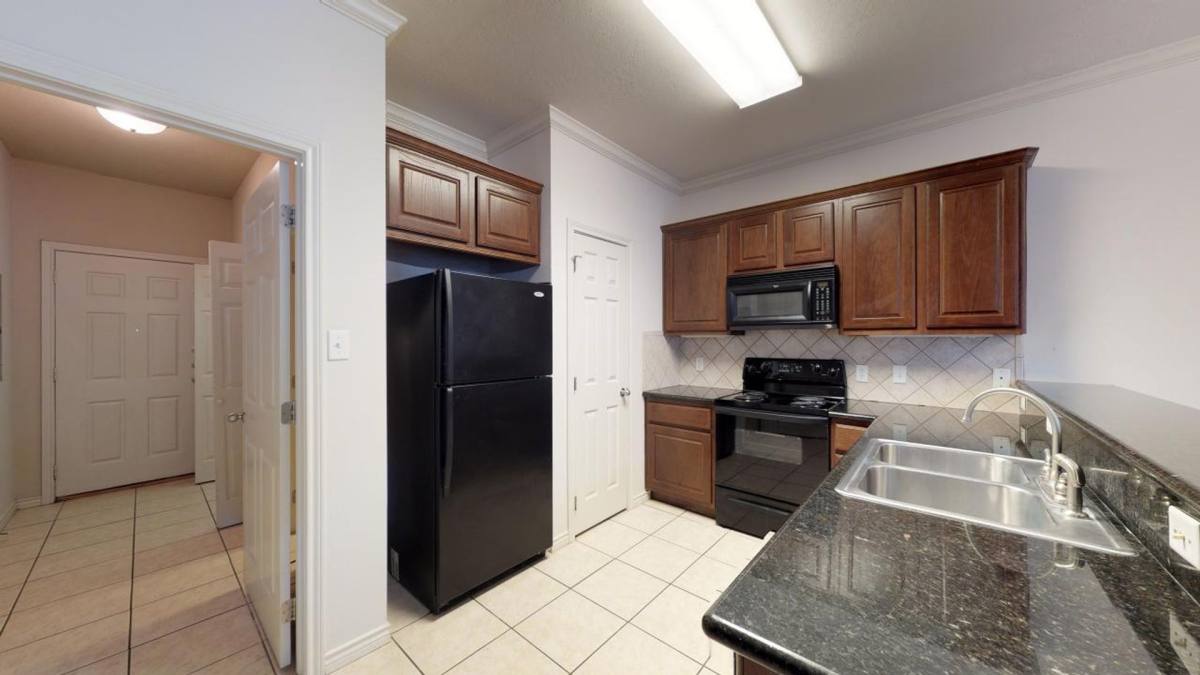 Townhouse for rent at 146 Forest Dr, College Station, TX 77840