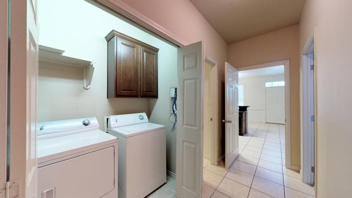 Townhouse for rent at 146 Forest Dr, College Station, TX 77840