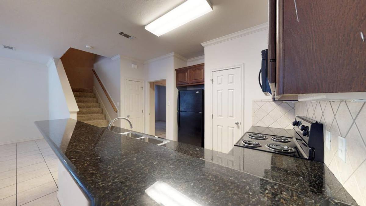 Townhouse for rent at 146 Forest Dr, College Station, TX 77840