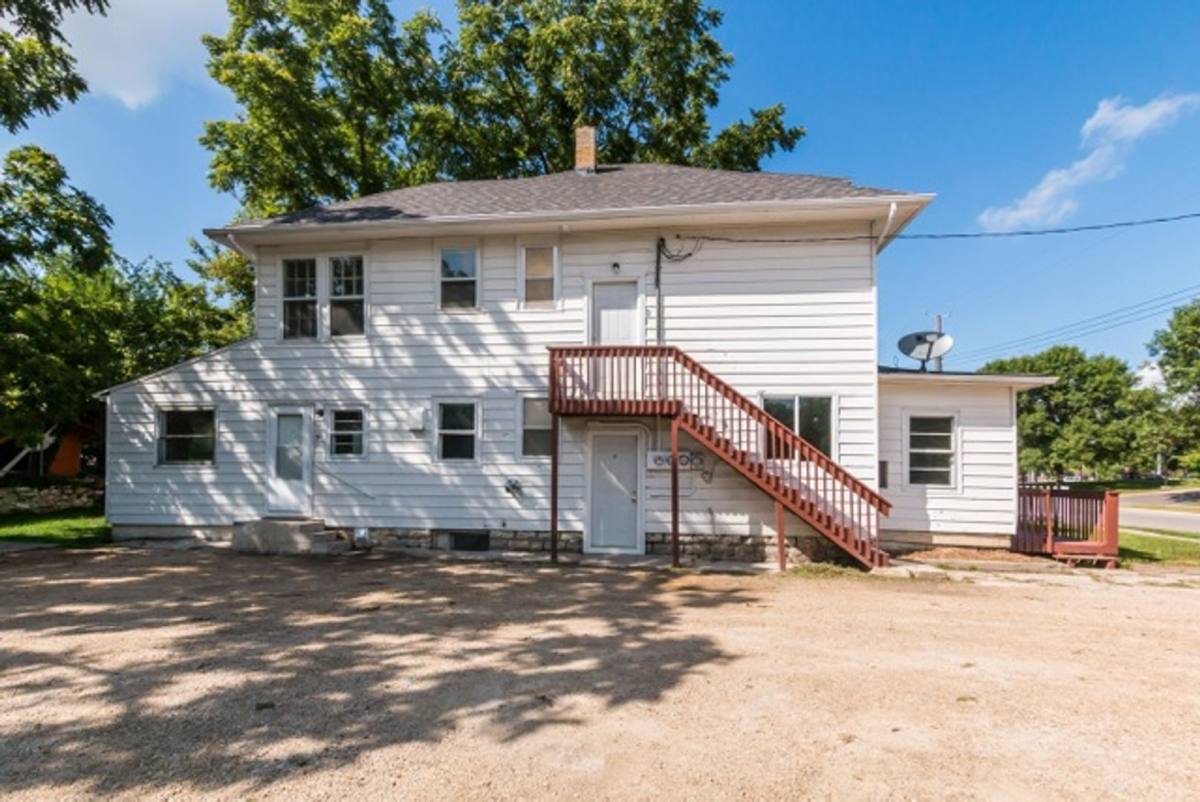 Apartment for rent at 423 4th Ave SE, Rochester, MN 55904