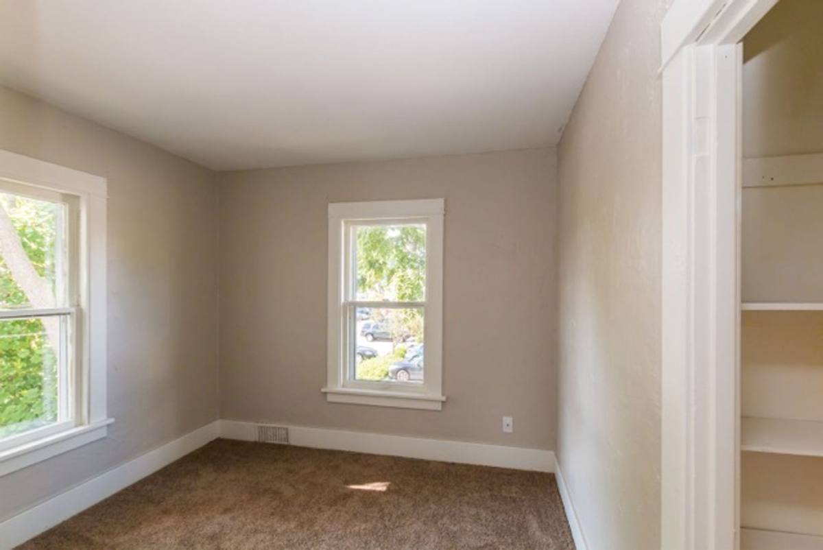 Apartment for rent at 423 4th Ave SE, Rochester, MN 55904