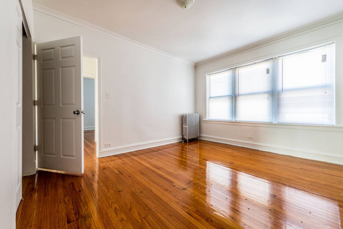 Apartment for rent at 7700 S Kingston Ave, Chicago, IL 60649