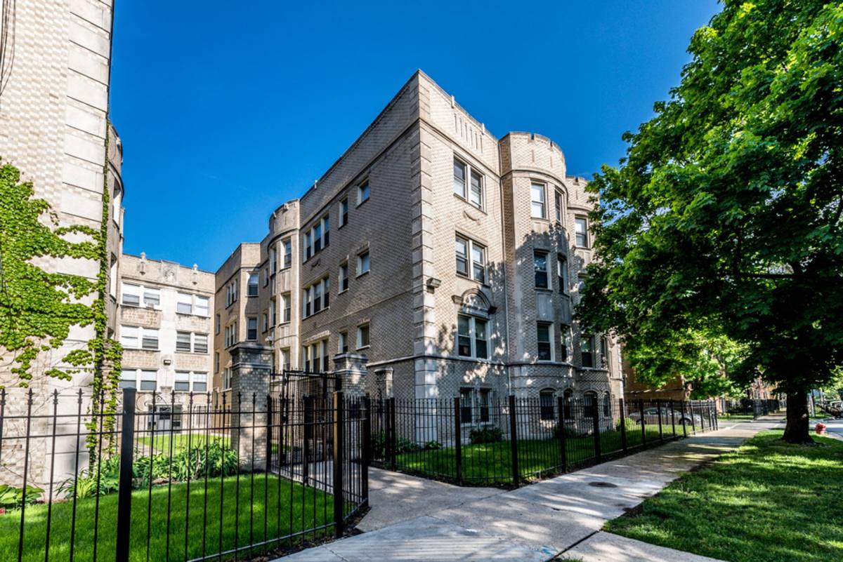 Apartment for rent at 7700 S Kingston Ave, Chicago, IL 60649