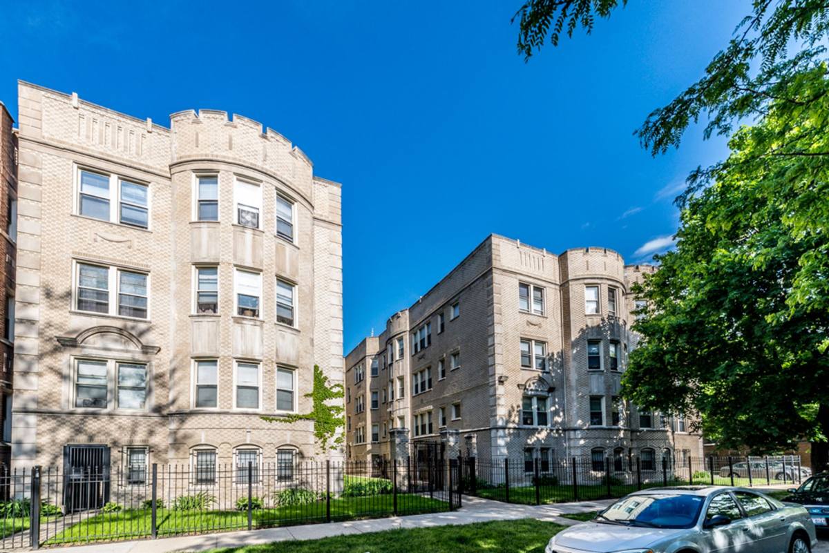 Apartment for rent at 7700 S Kingston Ave, Chicago, IL 60649