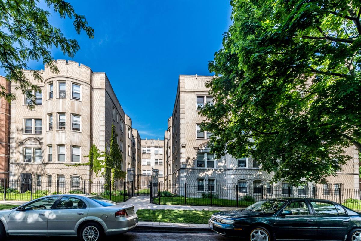 Apartment for rent at 7700 S Kingston Ave, Chicago, IL 60649