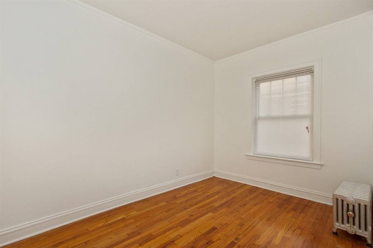 Apartment for rent at 7915-19 S Hermitage Ave, Chicago, IL 60620