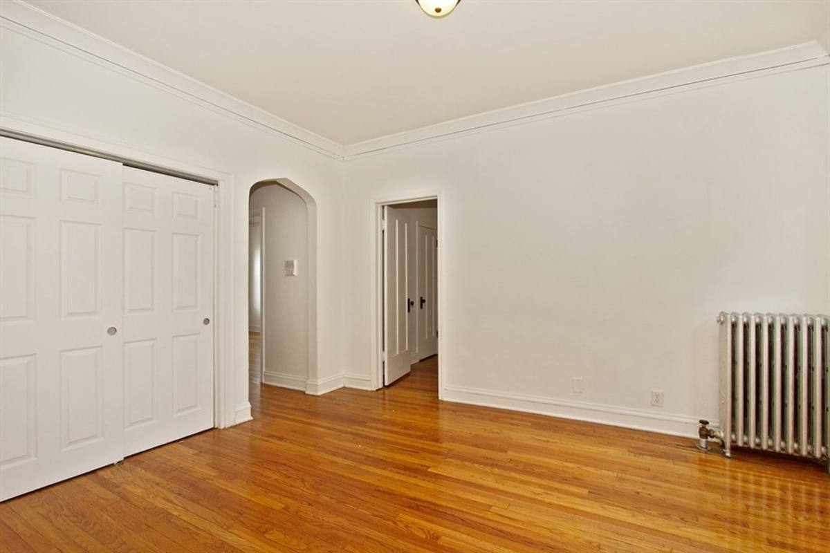 Apartment for rent at 7915-19 S Hermitage Ave, Chicago, IL 60620