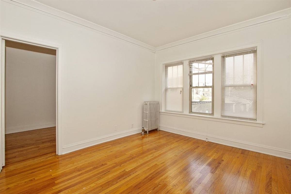 Apartment for rent at 7915-19 S Hermitage Ave, Chicago, IL 60620
