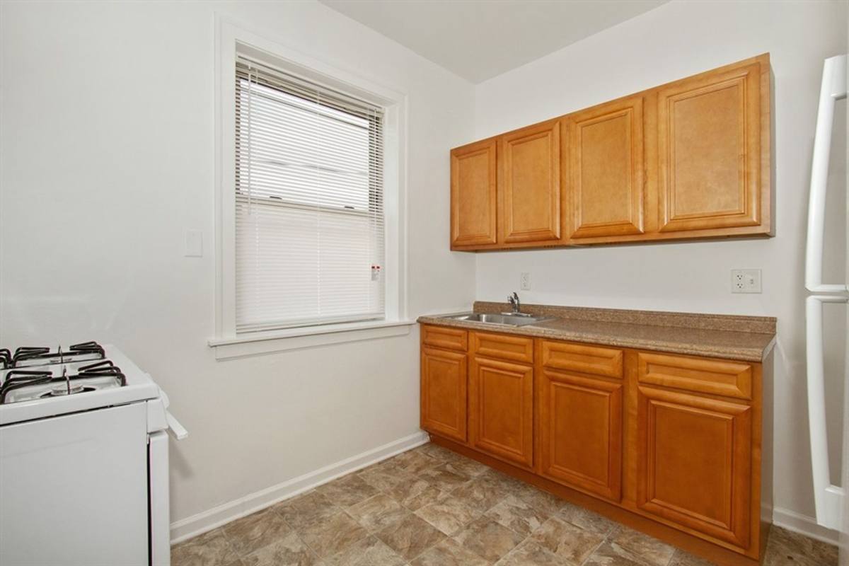 Apartment for rent at 7915-19 S Hermitage Ave, Chicago, IL 60620