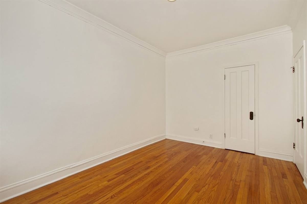 Apartment for rent at 7915-19 S Hermitage Ave, Chicago, IL 60620