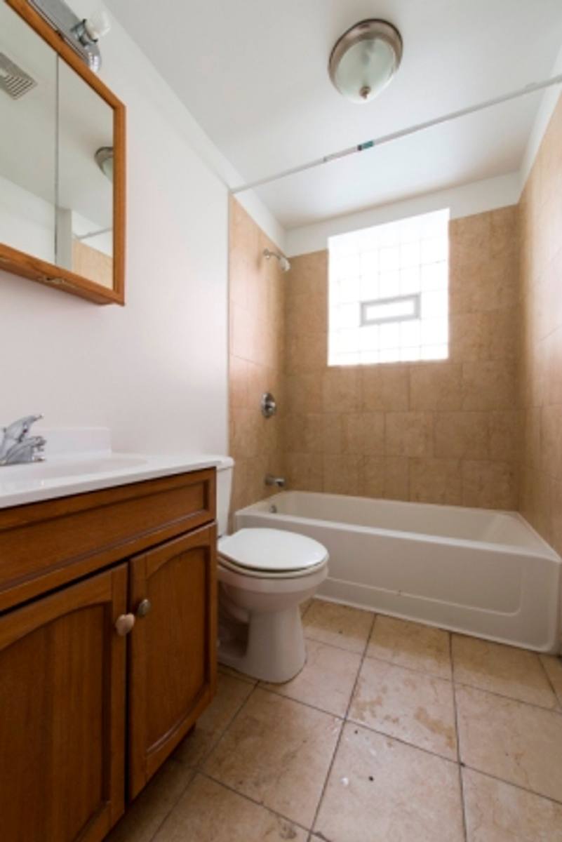 Apartment for rent at 7241-49 S Phillips Ave, Chicago, IL 60649