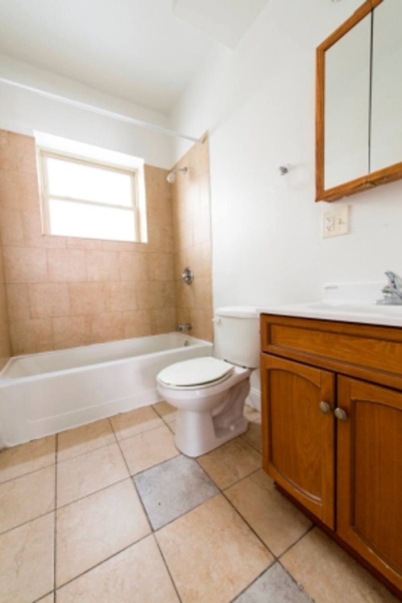 Apartment for rent at 7241-49 S Phillips Ave, Chicago, IL 60649