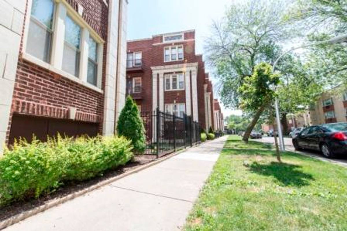 Apartment for rent at 7241-49 S Phillips Ave, Chicago, IL 60649