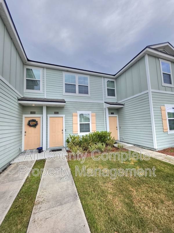 Townhouse for rent at 3972 Village View Lane, Orange Park, FL 32065