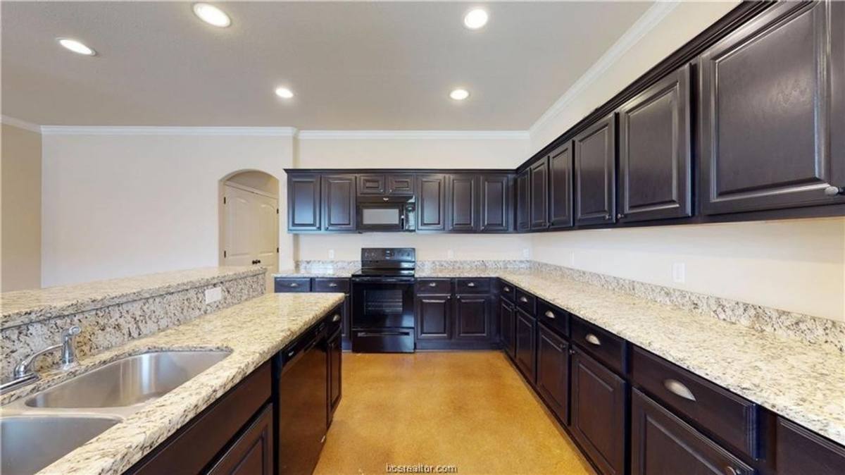 Townhouse for rent at 117 Armored Ave, College Station, TX 77845
