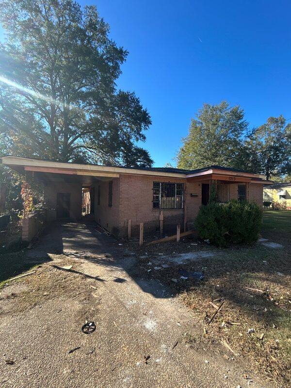House for rent at 1213 Gentry St, Jackson, MS 39213