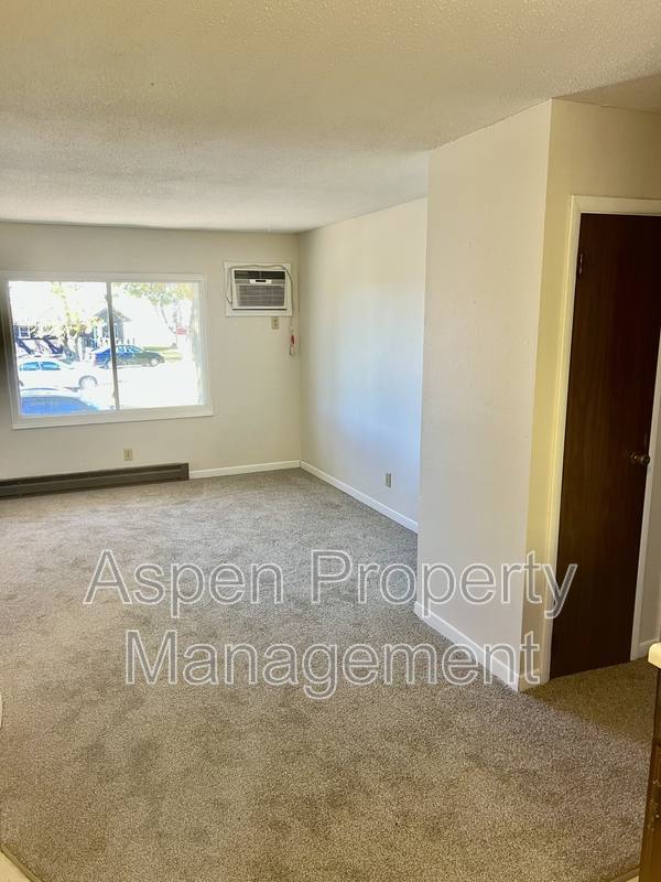 House for rent at 2216 Piper Place #1, Burlington, IA 52601