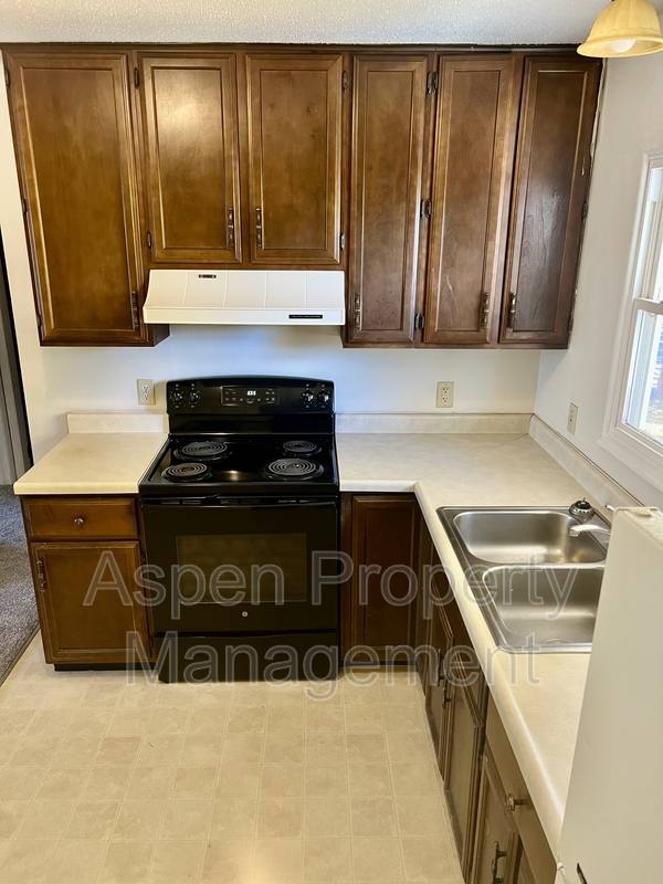 House for rent at 2216 Piper Place #1, Burlington, IA 52601