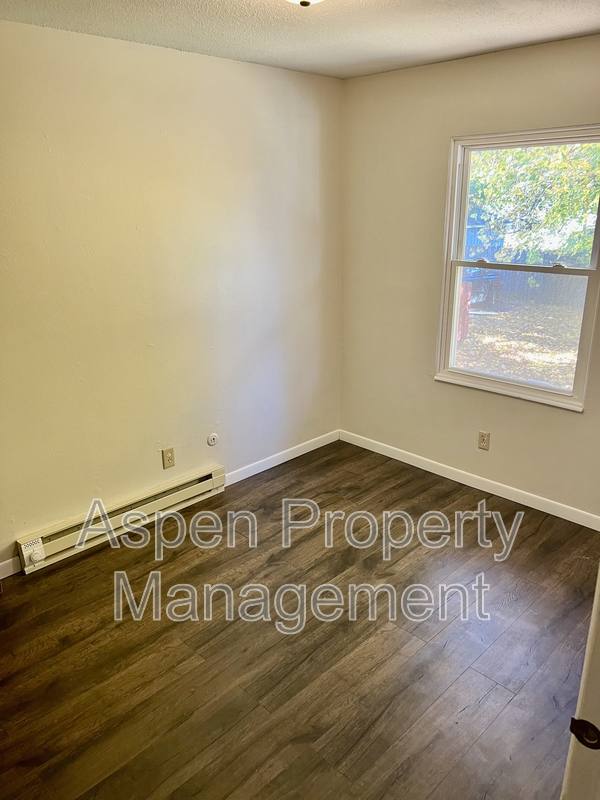 House for rent at 2216 Piper Place #1, Burlington, IA 52601