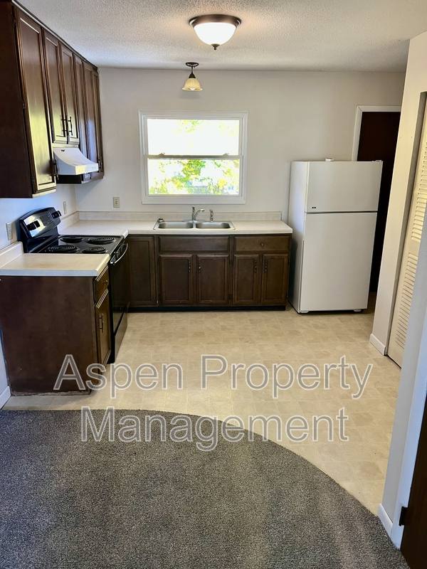 House for rent at 2216 Piper Place #1, Burlington, IA 52601