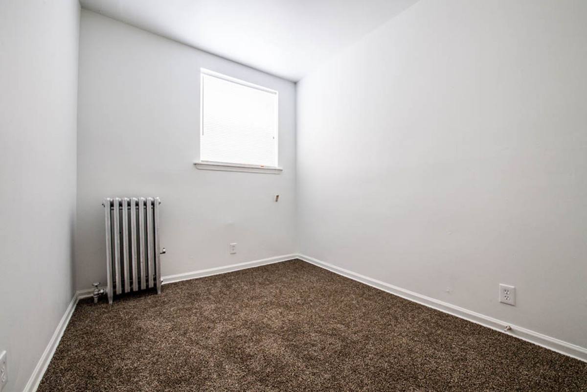 Apartment for rent at 418-24 S Laramie Ave, Chicago, IL 60644