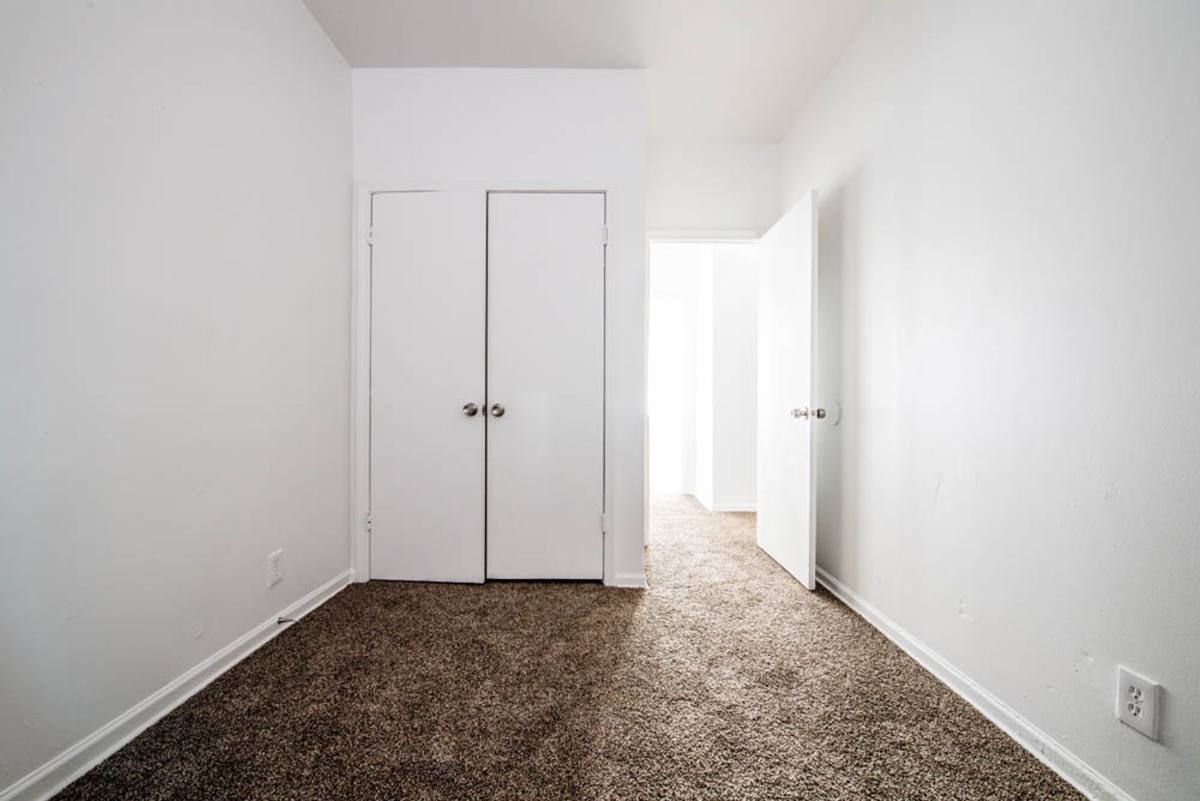 Apartment for rent at 418-24 S Laramie Ave, Chicago, IL 60644