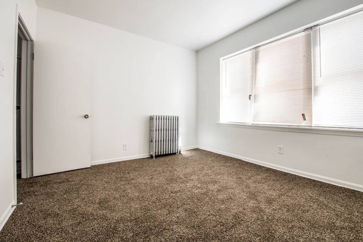 Apartment for rent at 418-24 S Laramie Ave, Chicago, IL 60644
