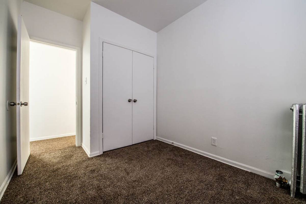 Apartment for rent at 418-24 S Laramie Ave, Chicago, IL 60644